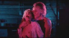 Барбара Крэмптон показала грудь в фильме «Извне» фото #2