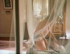 Голая Барбара Нивен в фильме «Развратная» фото #2