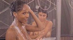 Голая грудь Блейк Линдсли в фильме «Звездный десант» фото #4