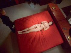 Голая Венди Крюсон в фильме «Милосердие» фото #2