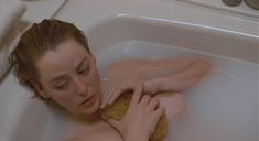 Вирджиния Мэдсен показала голую грудь в фильме «Кэндимэн» фото #7