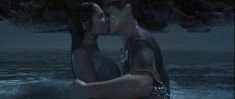 Голая грудь Виржини Ледуайен в фильме «Пляж» фото #1