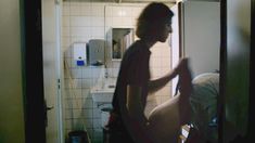Голая Дебора Реви в фильме «Q. Загадка женщины» фото #13
