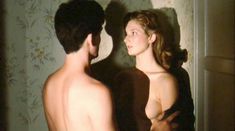 Голая грудь Джоэли Ричардсон в фильме «Уэзерби» фото #2