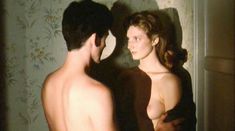 Голая грудь Джоэли Ричардсон в фильме «Уэзерби» фото #3