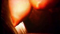 Голая Дэбби Рошон в фильме «Человек из ниоткуда» фото #1