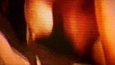 Голая Дэбби Рошон в фильме «Человек из ниоткуда» фото #4