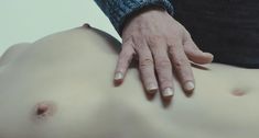 Голая Изильд Ле Беско в фильме «Новая подружка» фото #3