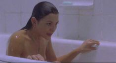 Голая грудь Кари Вурер в фильме «Восставший из ада 7. Армия мертвецов» фото #4