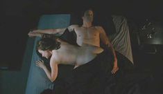 Голая Каролин Давернас в фильме «Пережить мою маму» фото #11