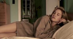 Каролин Давернас засветила грудь в фильме «Смерть супермена» фото #3