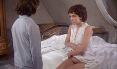 Абсолютно голая Кароль Лор в фильме «Приготовьте носовые платки» фото #25