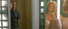 Симпатичная Катя Риман засветила грудь в фильме «Агнес и его братья» фото #2