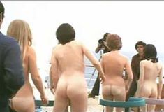 Голая попка Ким Кэтролл в фильме «Бутон розы» фото #3