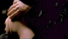 Полностью голая Клаудия Колль в фильме «Все леди делают это» фото #28