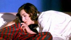 Полностью голая Клаудия Колль в фильме «Все леди делают это» фото #30