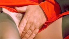 Полностью голая Клаудия Колль в фильме «Все леди делают это» фото #70