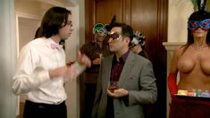 Голая Криста Келли в сериале «Мастера вечеринок» фото #6