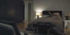 Голая Кристен Коннолли в сериале «Карточный домик» фото #1