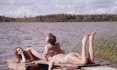 Совершенно голая Кристина Линдберг в фильме «Дочь Бога» фото #1
