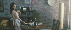 Голая Леа Кейрнс в фильме «88 минут» фото #8