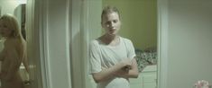 Голая Лили Лабё в фильме «Старлетка» фото #1