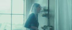 Лорен Ли Смит засветила соски в фильме «Элен» фото #1