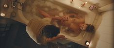 Полностью голая Луиз Бургуан в фильме «Секса много не бывает» фото #9