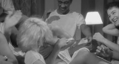 Голая Мадонна в фильме «В постели с Мадонной» фото #11