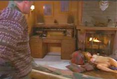 Голая Мария Форд в сериале «Эротические признания» фото #5