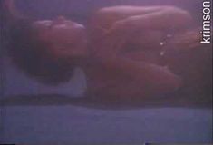 Голая Матильда Мэй в фильме «Обретая себя» фото #1