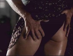 Голая Мелинда Кларк в фильме «Слияние двух лун 2. Возвращение» фото #6