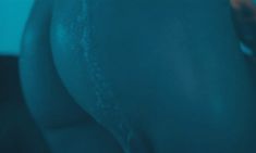 Голый сосок Мишель Уильямс в фильме «Валентинка» фото #8