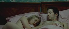 Мона Валравенс засветила грудь в фильме «Радиозвёзды» фото #3