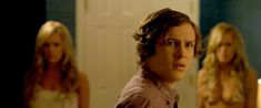Голая грудь Натали Холл в сериале «Плюс один» фото #18