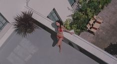 Голая грудь Николь Трунфио в фильме «Где-то» фото #1