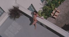 Голая грудь Николь Трунфио в фильме «Где-то» фото #4