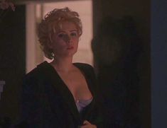 Голая грудь Нины Семашко в фильме «Дикая орхидея 2. Два оттенка грусти» фото #7