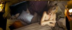 Голая грудь Одри Лами в фильме «План рассадки» фото #3