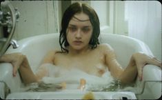 Голая Оливия Кук в фильме «Эксперимент. Зло» фото #2