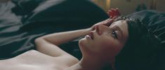 Голая Полин Этьен в фильме «Токийская невеста» фото #2