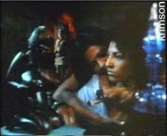 Голая Пэм Гриер в фильме «Женщины в клетках» фото #1