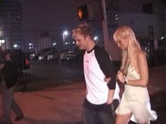 Пэрис Хилтон засветила грудь на Celebrity News Reels Best of Paris фото #2