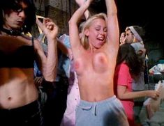 Голая Рэйчел Роббинс в фильме «Беспредельный террор» фото #4