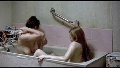 Голая Саманта Мортон в фильме «Морверн Каллар» фото #1