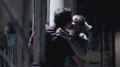 Голая Соня Герхардт в сериале «Ку'дамм 56» фото #1