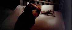 Красотка Стелла Стивенс оголила грудь и попу в фильме «Бойня» фото #6