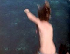 Голая Сьюзен Джордж в фильме «Тигровая акула» фото #5