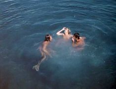 Голая Сьюзен Джордж в фильме «Тигровая акула» фото #7