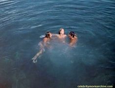 Голая Сьюзен Джордж в фильме «Тигровая акула» фото #8